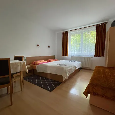 Privat Hotos Quarto em Acomodações Particulares *